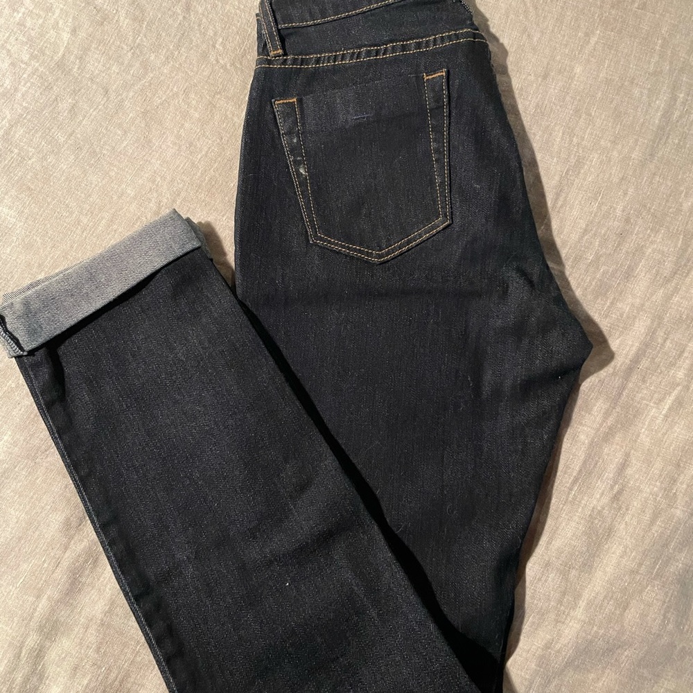 NWOT. John Eshaya cropped jeans. Size 6.